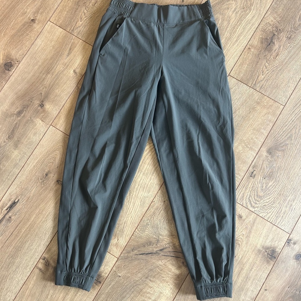 Women’s Athleta Brooklyn Jogger in Mountain Olive
